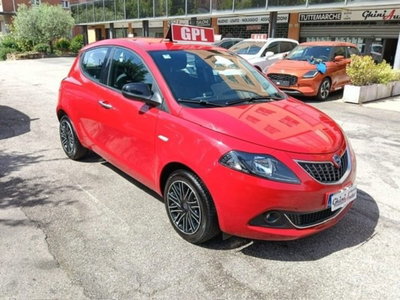 Lancia Ypsilon 1.2 69 CV 5 porte GPL Ecochic Alberta Ferretti (3)