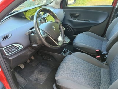 Lancia Ypsilon 1.2 69 CV 5 porte GPL Ecochic Alberta Ferretti (9)