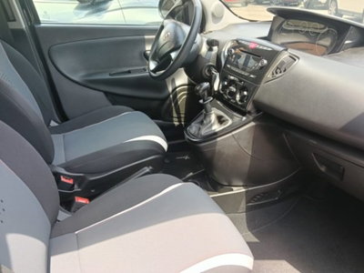 Lancia Ypsilon 0.9 TwinAir 85 CV 5 porte Metano Ecochic Elefantino (11)