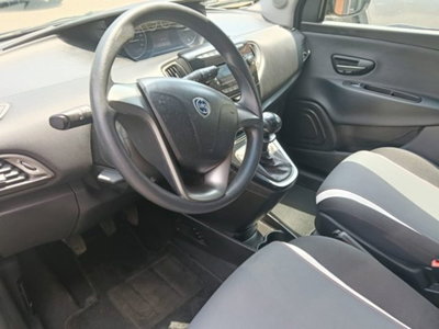 Lancia Ypsilon 0.9 TwinAir 85 CV 5 porte Metano Ecochic Elefantino (16)