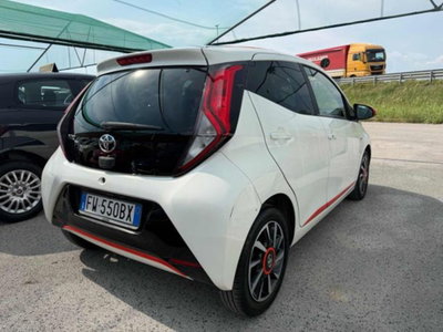 Toyota Aygo 1.0 VVT-i 72 CV 5 porte x-wave orange (3)