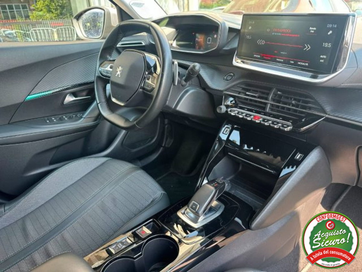 Peugeot 2008 BlueHDi 130 S&S EAT8 Allure Navi Pack (12)
