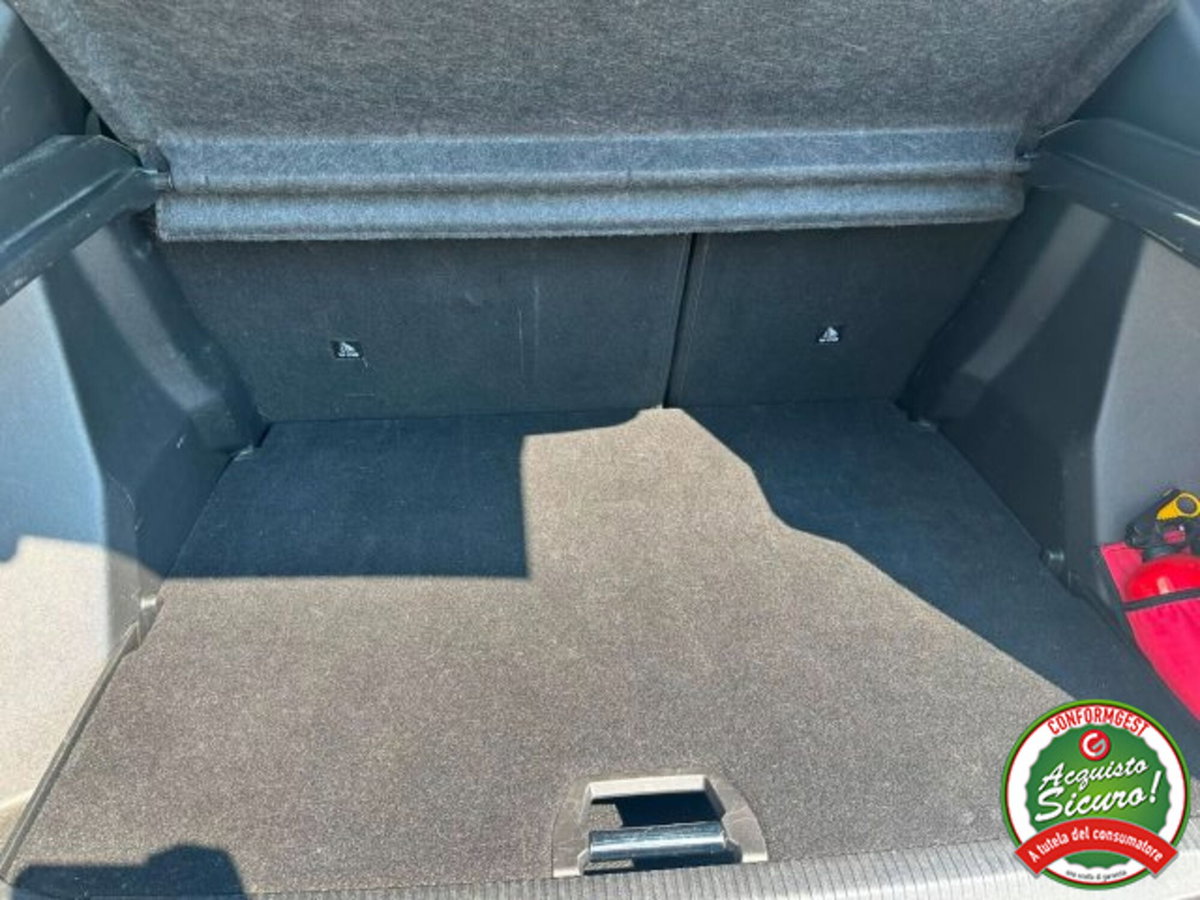 Peugeot 2008 BlueHDi 130 S&S EAT8 Allure Navi Pack (19)