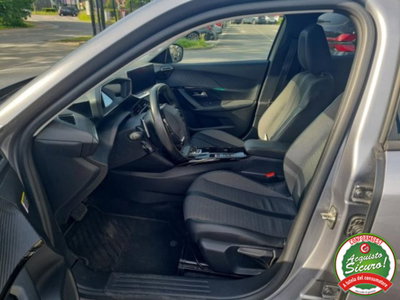 Peugeot 2008 BlueHDi 130 S&S EAT8 Allure Navi Pack (5)