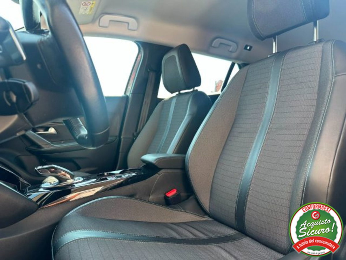 Peugeot 2008 BlueHDi 130 S&S EAT8 Allure Navi Pack (6)