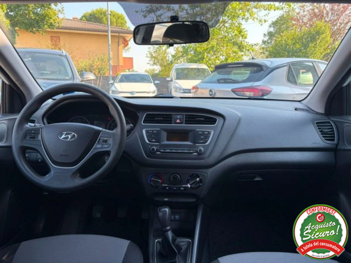 Hyundai i20 1.2 5 porte Classic (8)