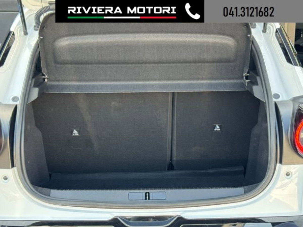 Lancia Ypsilon 1.2 mhev Edizione Cassina e-dct (9)