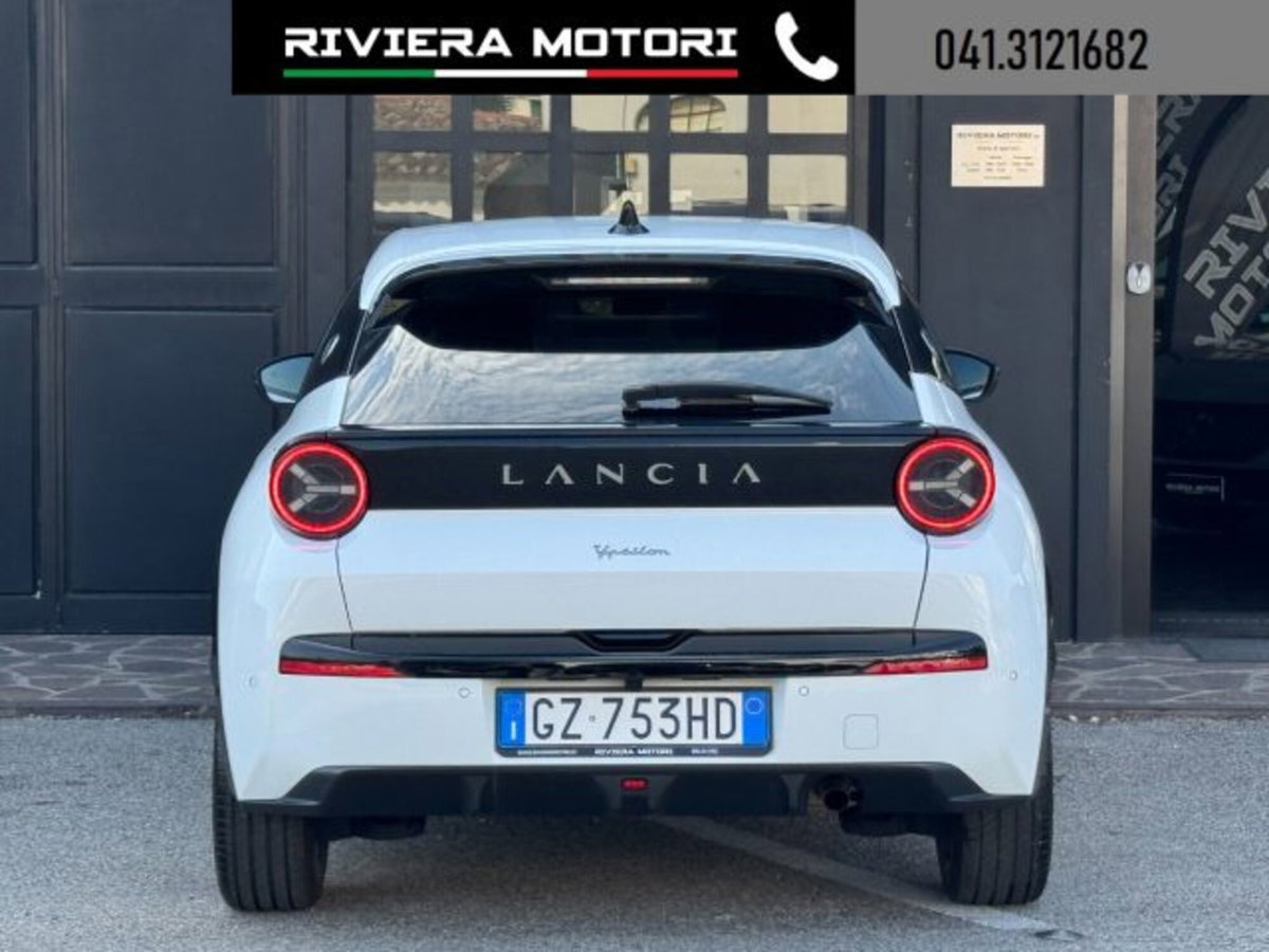 Lancia Ypsilon 1.2 mhev Edizione Cassina e-dct (10)