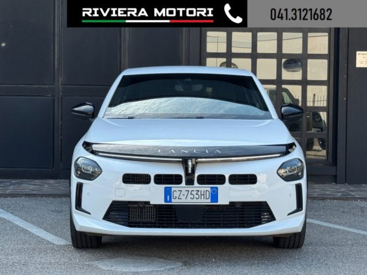 Lancia Ypsilon 1.2 mhev Edizione Cassina e-dct