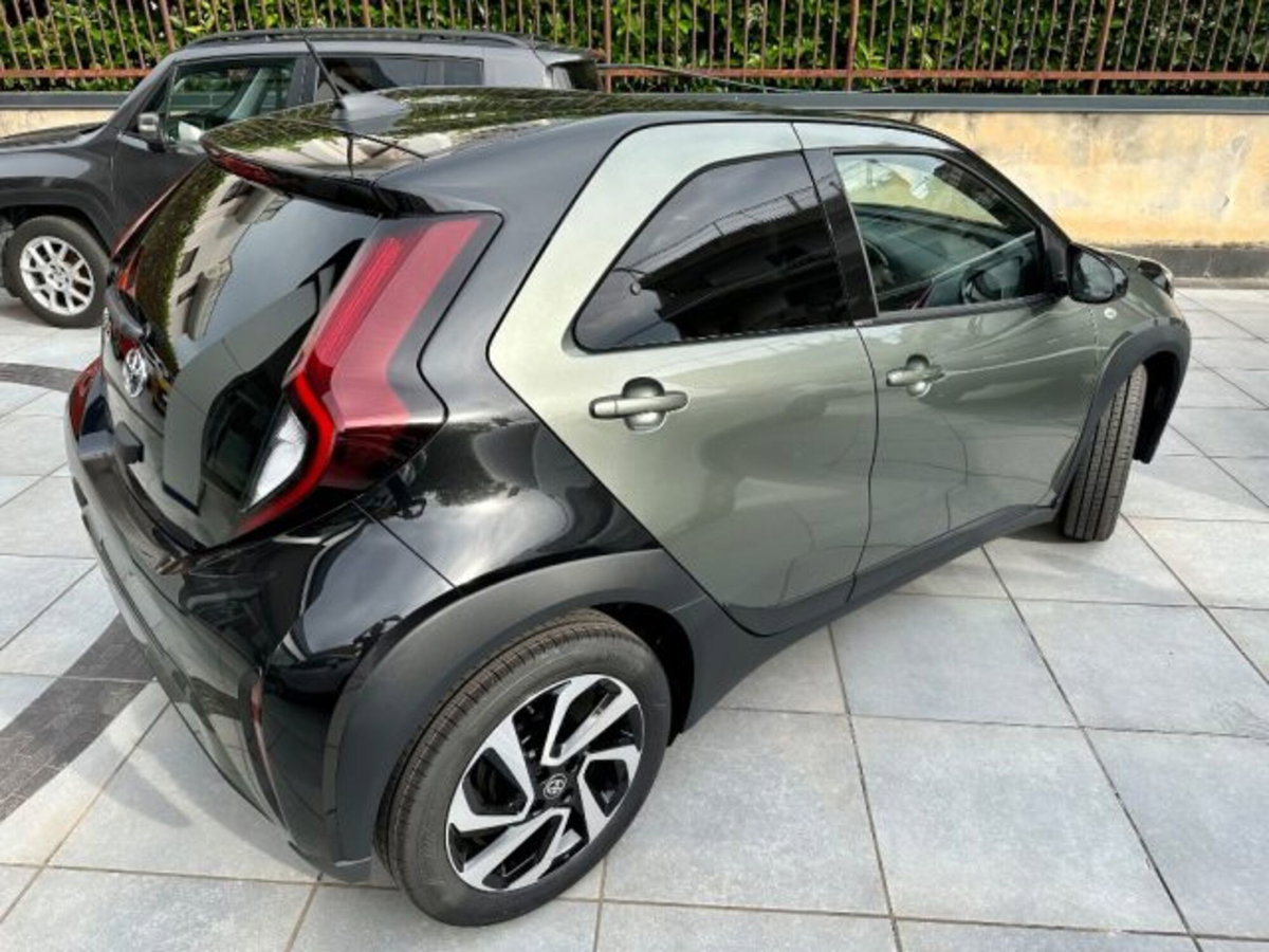 Toyota Aygo X 1.0 VVT-i 72 CV 5 porte Limited S-CVT (3)