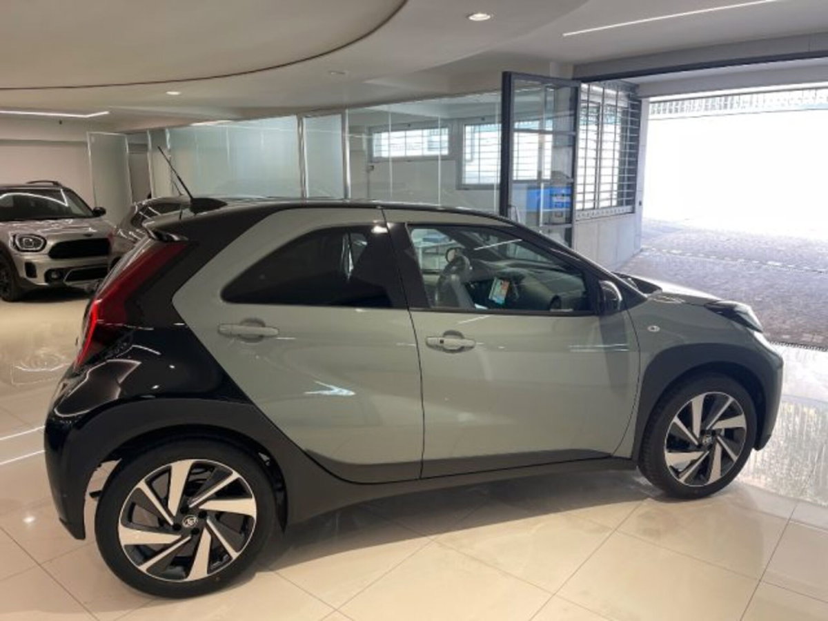 Toyota Aygo X 1.0 VVT-i 72 CV 5 porte Limited S-CVT (8)