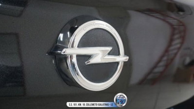 Opel Corsa 1.4 90CV GPL Tech 5 porte Cosmo (14)