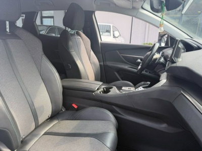 Peugeot 3008 Hybrid 225 e-EAT8 Allure (12)