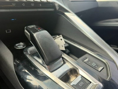 Peugeot 3008 Hybrid 225 e-EAT8 Allure (14)