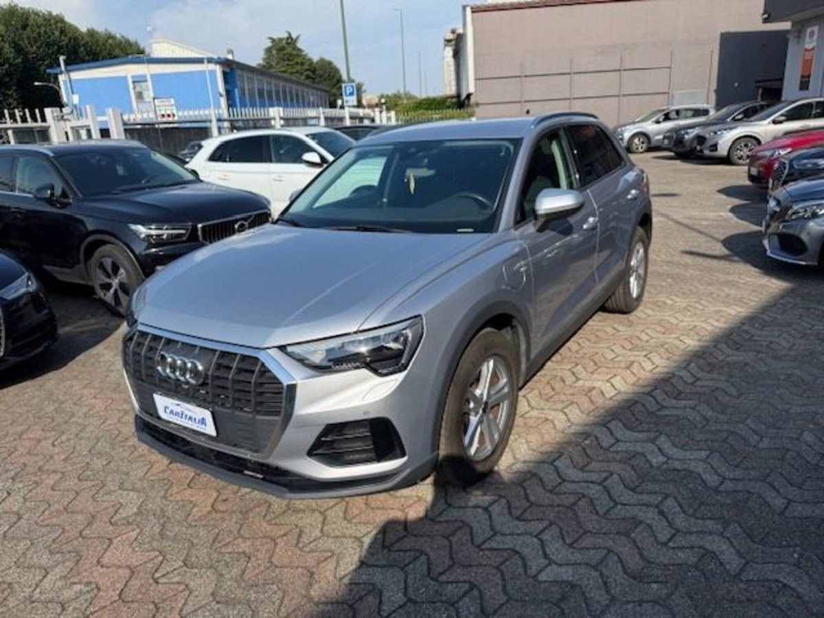 Audi Q3 45 TFSI e S tronic Business