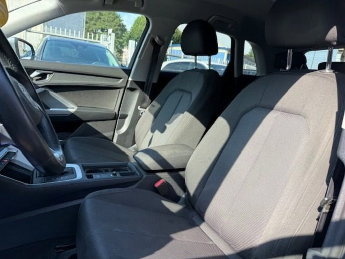 Audi Q3 45 TFSI e S tronic Business (10)