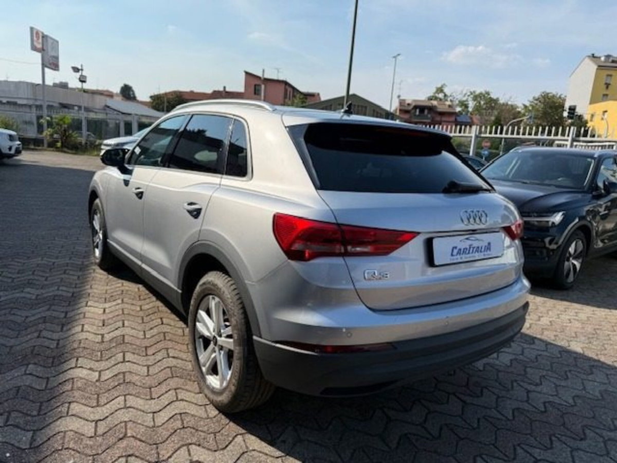 Audi Q3 45 TFSI e S tronic Business (4)