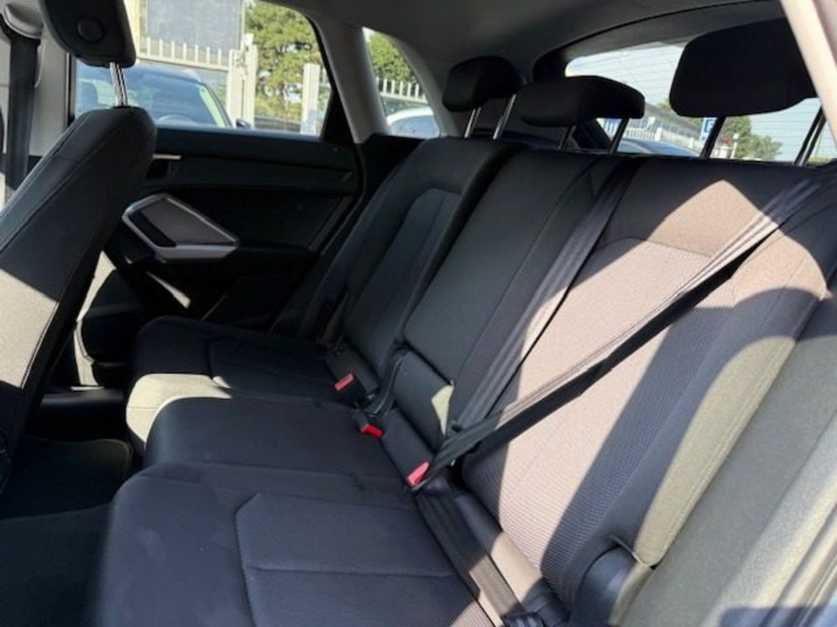Audi Q3 45 TFSI e S tronic Business (9)