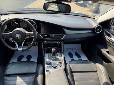 Alfa Romeo Giulia 2.2 Turbodiesel 210 CV AT8 AWD Q4 Veloce (12)