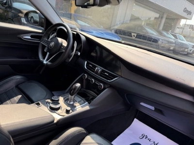 Alfa Romeo Giulia 2.2 Turbodiesel 210 CV AT8 AWD Q4 Veloce (13)