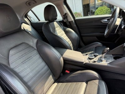 Alfa Romeo Giulia 2.2 Turbodiesel 210 CV AT8 AWD Q4 Veloce (14)