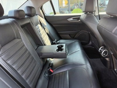 Alfa Romeo Giulia 2.2 Turbodiesel 210 CV AT8 AWD Q4 Veloce (15)