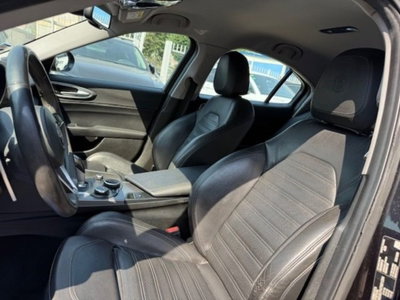 Alfa Romeo Giulia 2.2 Turbodiesel 210 CV AT8 AWD Q4 Veloce (16)