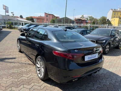 Alfa Romeo Giulia 2.2 Turbodiesel 210 CV AT8 AWD Q4 Veloce (5)
