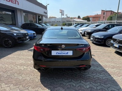 Alfa Romeo Giulia 2.2 Turbodiesel 210 CV AT8 AWD Q4 Veloce (6)