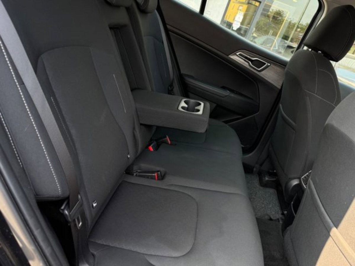 Kia Sportage 1.6 crdi mhev Business dct (14)
