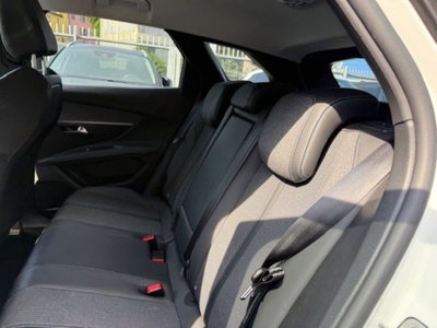 Peugeot 3008 BlueHDi 130 S&S EAT8 Allure Pack (4)