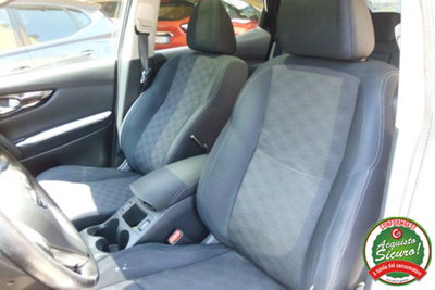 Nissan Qashqai 1.5 dCi N-Connecta (11)