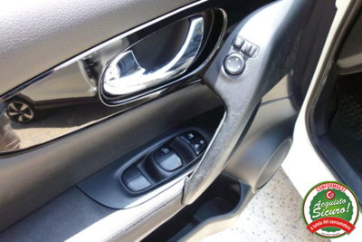 Nissan Qashqai 1.5 dCi N-Connecta (15)
