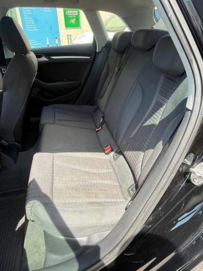 Audi A3 Sportback 1.6 TDI 105 CV CR S tronic Ambiente (12)