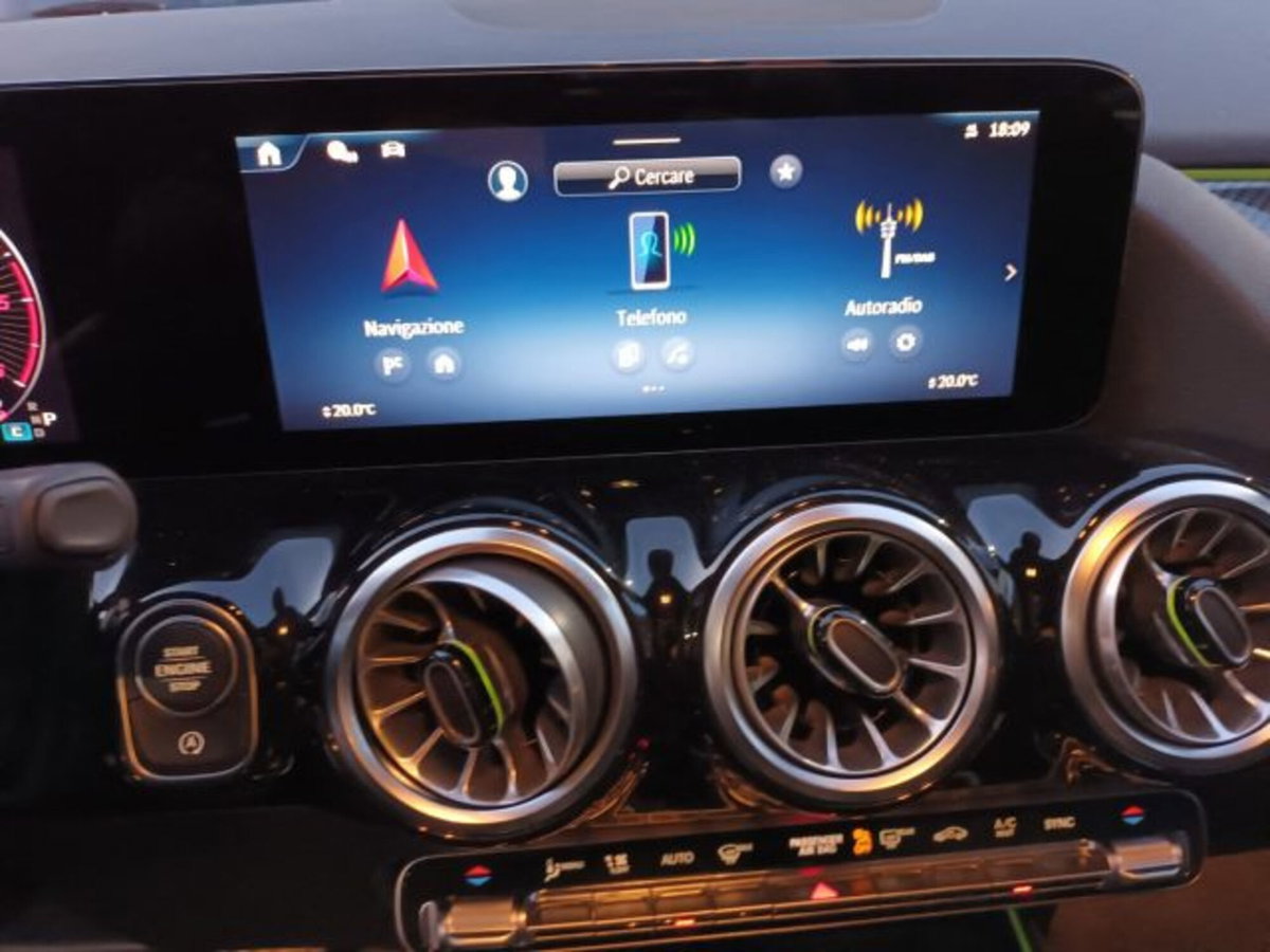 Mercedes-Benz GLA SUV 200 d AMG Line Premium Plus 4matic auto (14)