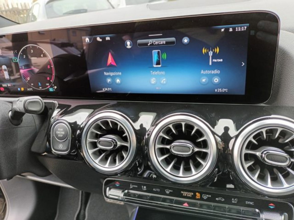 Mercedes-Benz GLA SUV 200 d AMG Line Premium Plus 4matic auto (14)