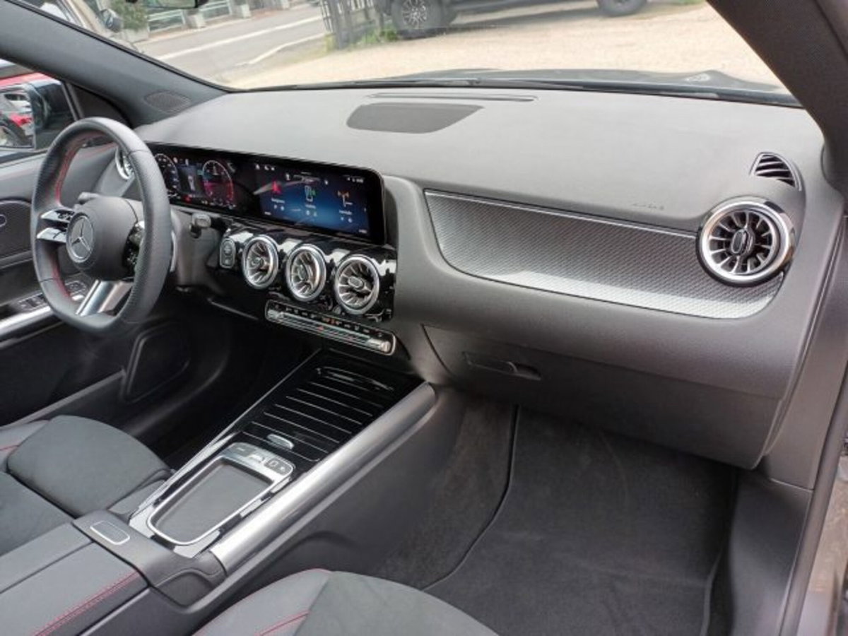 Mercedes-Benz GLA SUV 200 d AMG Line Premium Plus 4matic auto (11)