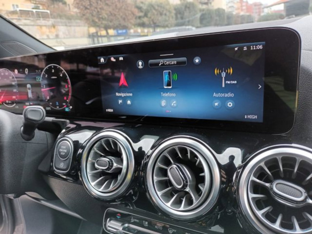 Mercedes-Benz GLA SUV 200 d AMG Line Premium Plus 4matic auto (14)