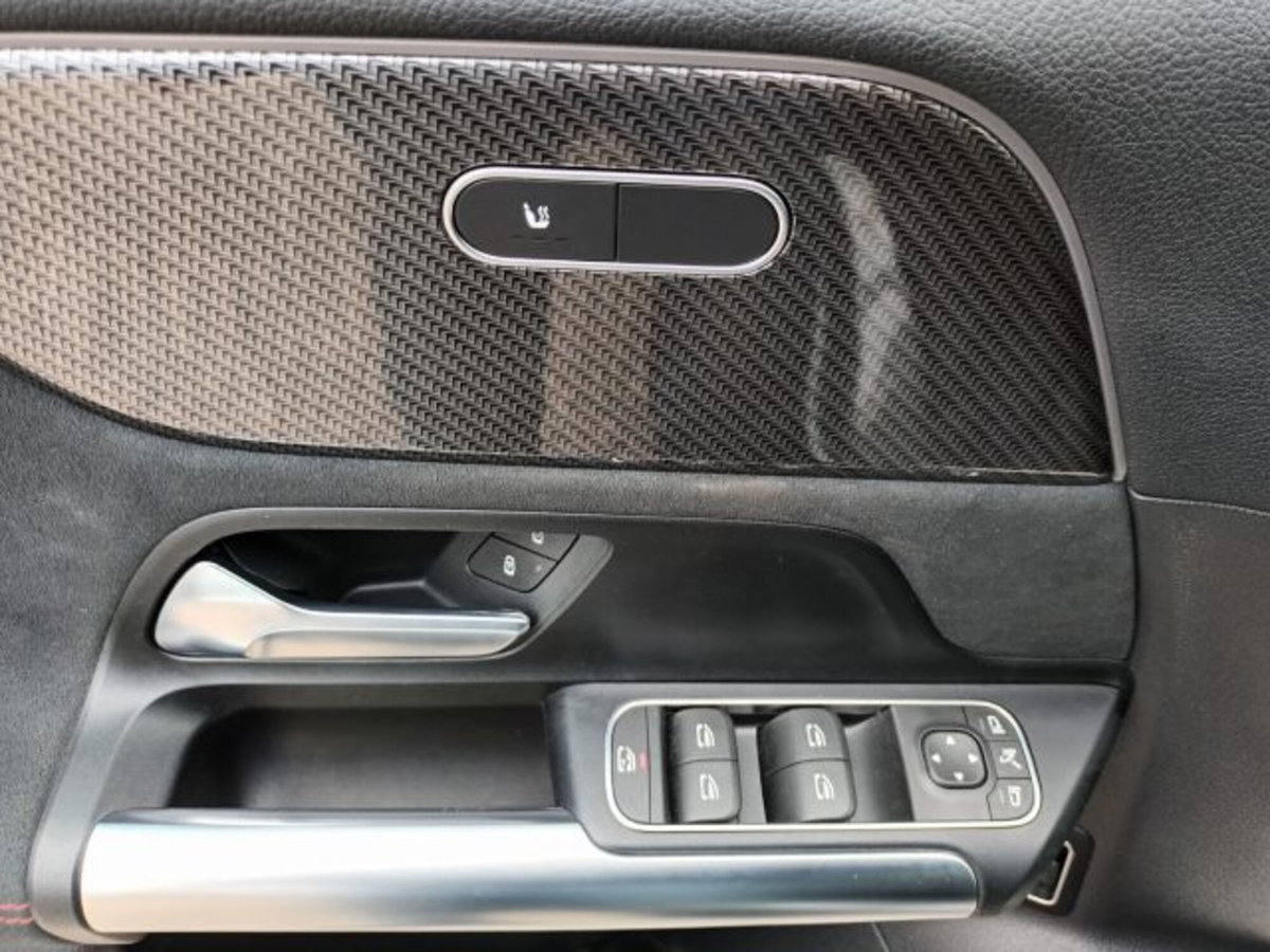 Mercedes-Benz GLA SUV 200 d AMG Line Premium Plus 4matic auto (17)