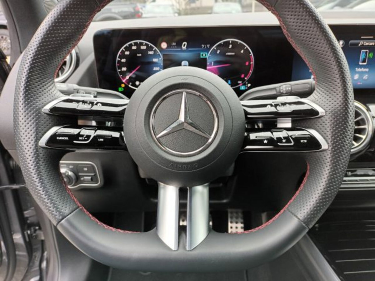 Mercedes-Benz GLA SUV 200 d AMG Line Premium Plus 4matic auto (18)