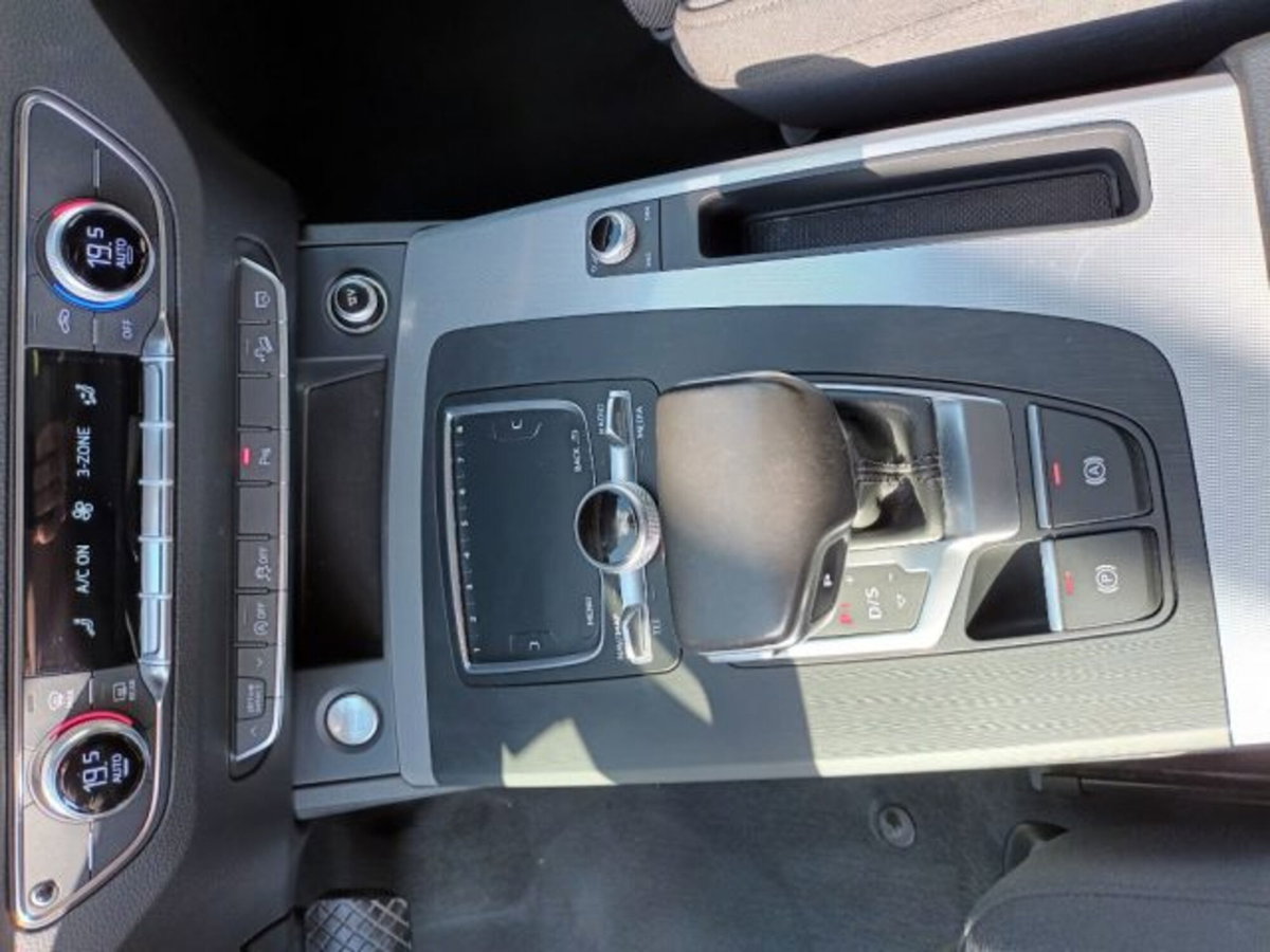 Audi Q5 2.0 TDI 190 CV quattro S tronic Business Sport (12)