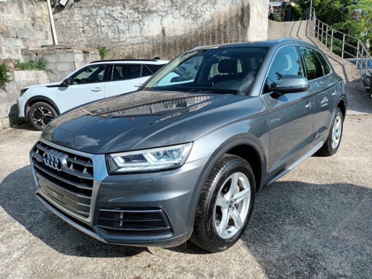 Audi Q5 2.0 TDI 190 CV quattro S tronic Business Sport (2)