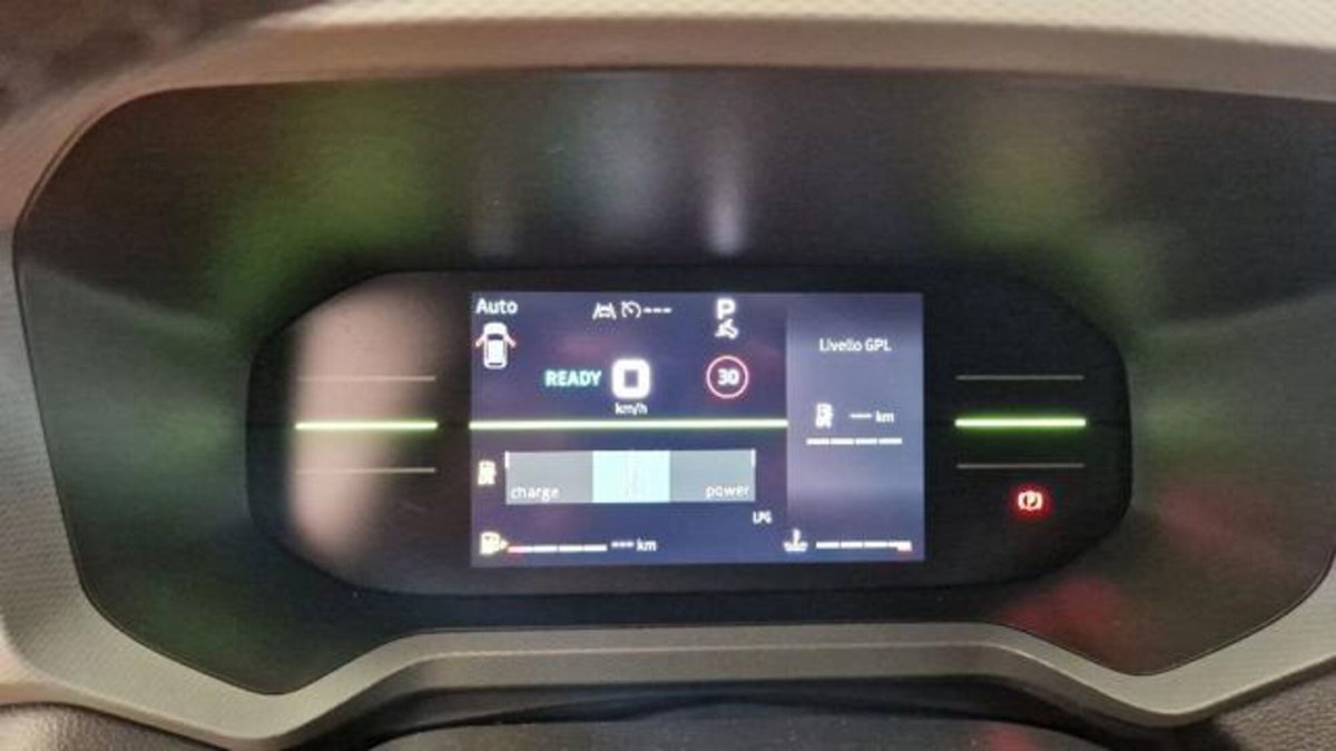 Dacia Duster 1.2 hybrid-G Extreme 4x4 150cv auto (13)