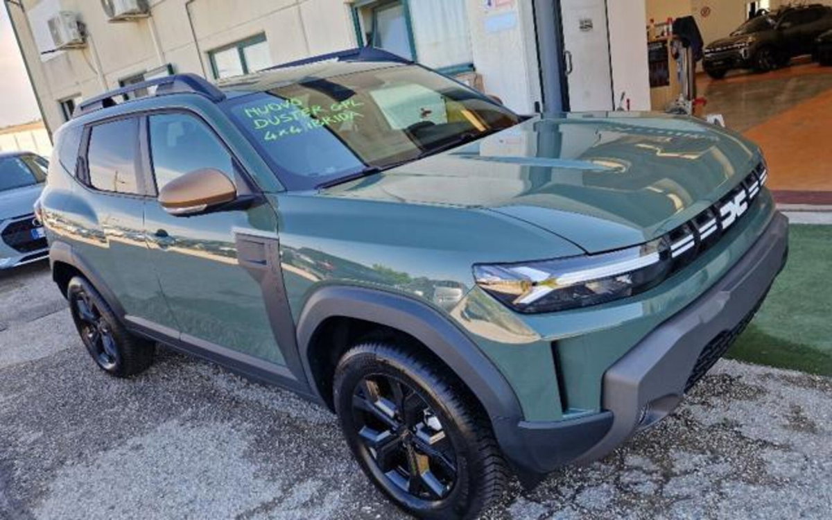 Dacia Duster 1.2 hybrid-G Extreme 4x4 150cv auto (5)