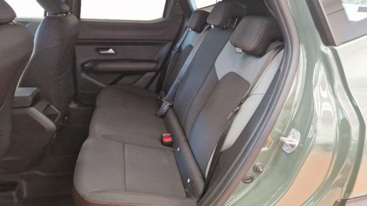 Dacia Duster 1.2 hybrid-G Extreme 4x4 150cv auto (8)