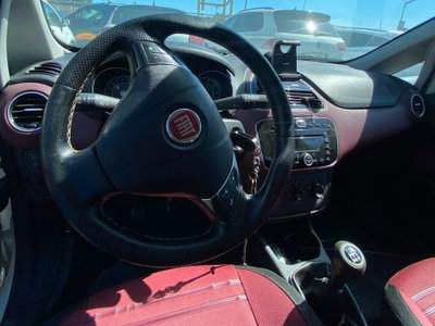Fiat Punto Evo 1.3 Mjt 75 CV 3 porte Dynamic (13)