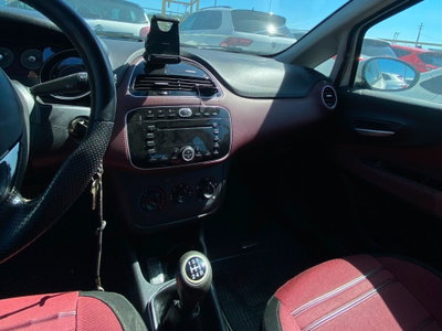 Fiat Punto Evo 1.3 Mjt 75 CV 3 porte Dynamic (17)