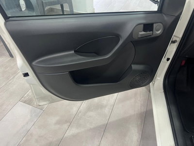 Fiat Panda 1.2 Emotion (9)