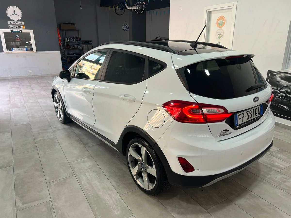 Ford Fiesta Active 1.0 Ecoboost 100 CV (6)