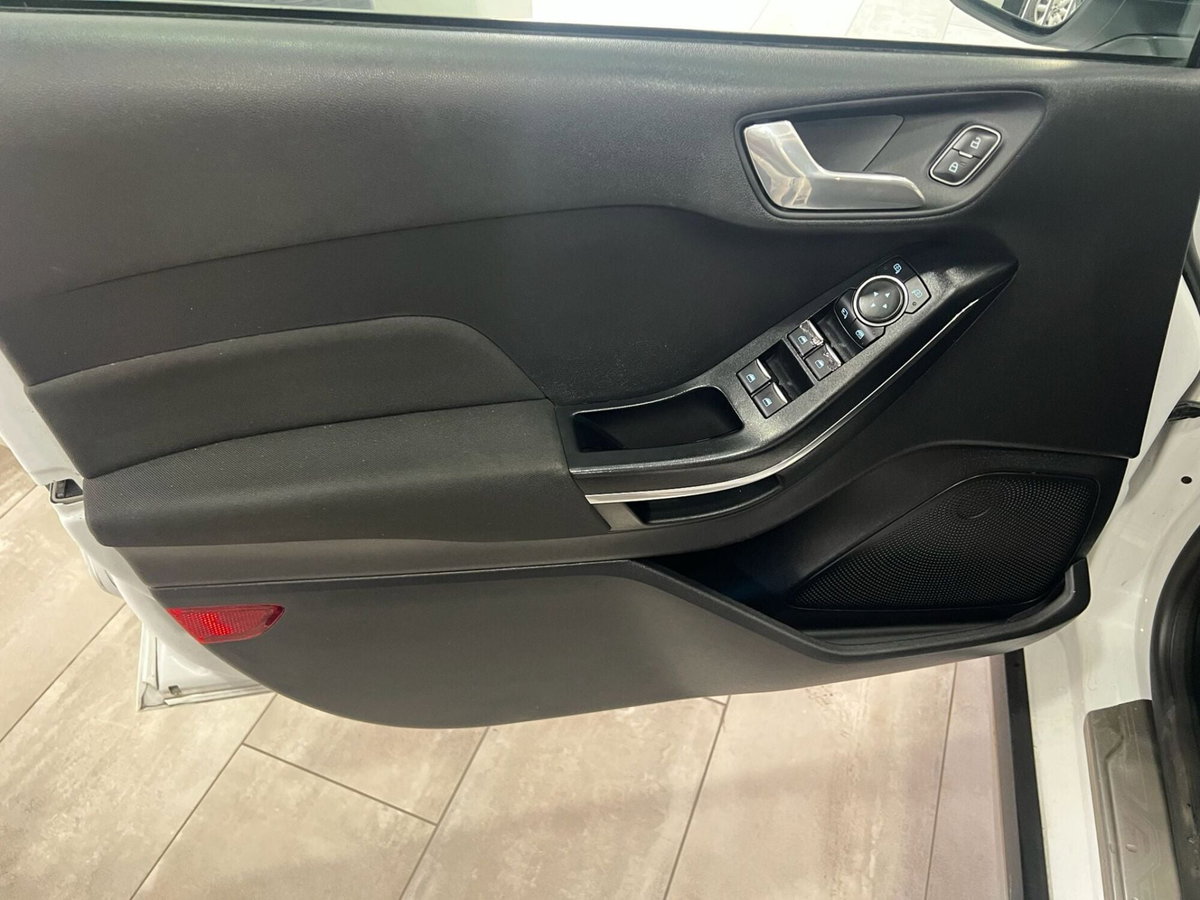 Ford Fiesta Active 1.0 Ecoboost 100 CV (8)